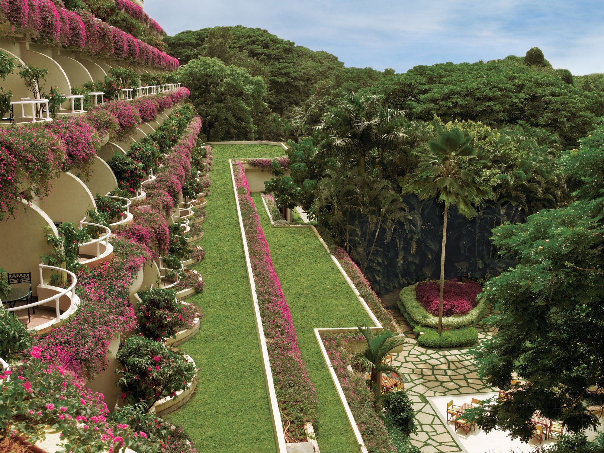 The Oberoi Bengaluru Hotel Exterior photo